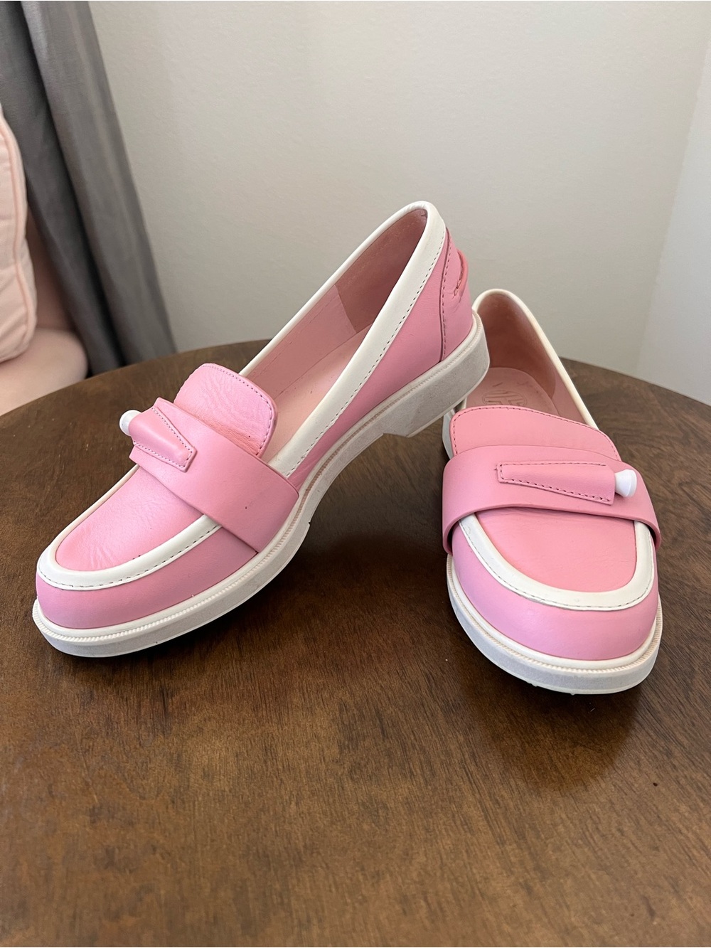 Tory Sport Pink and White Leather Slip-On Golf Tee Golf Shoes Loafers 7 Worn 1x